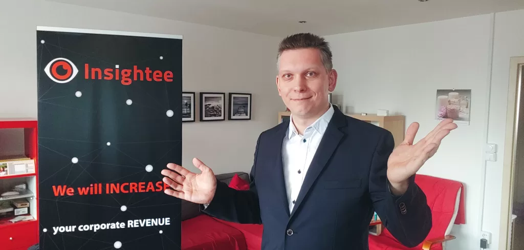 Mirek Cerny introducing Insightee